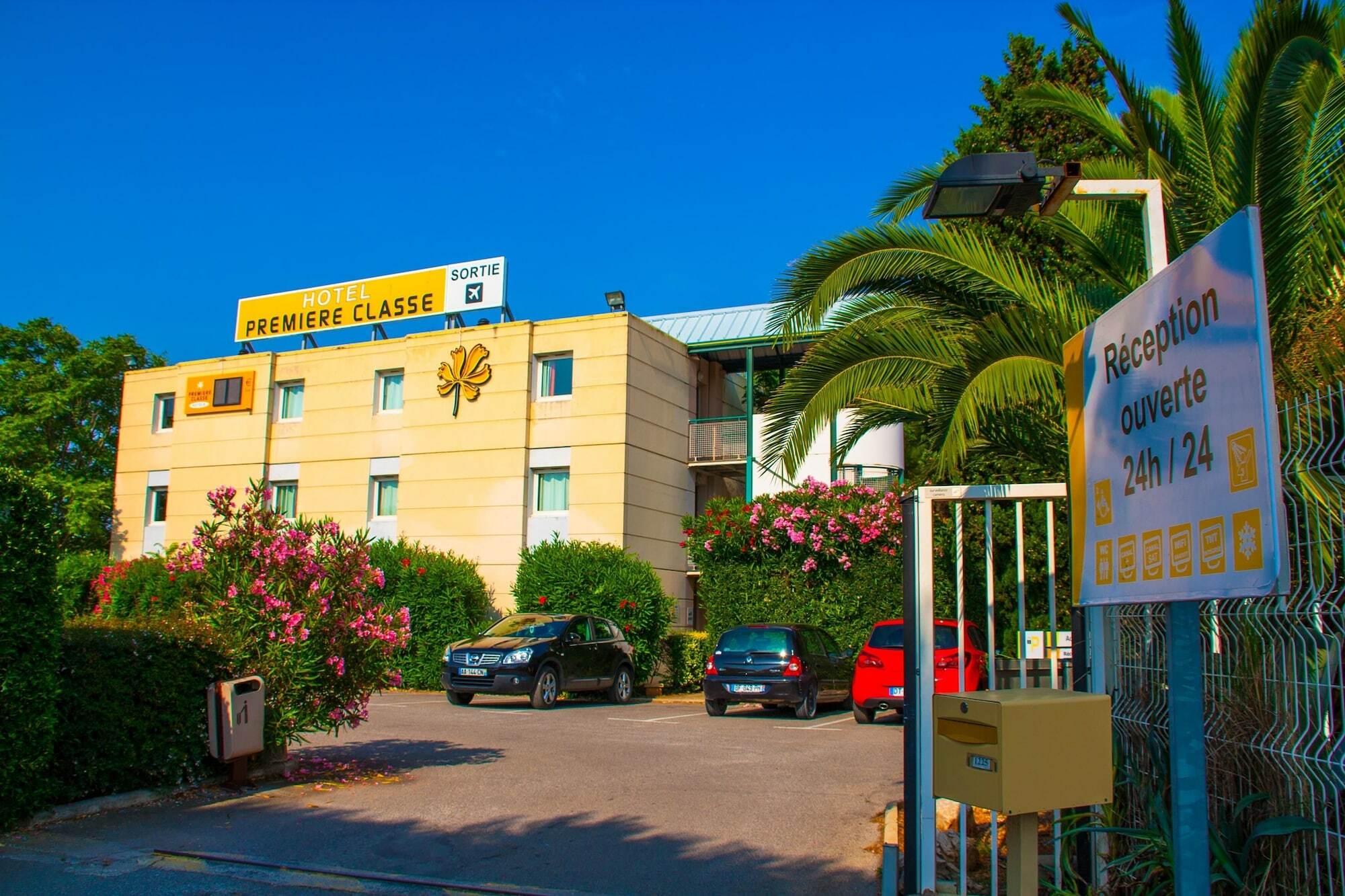 Greet Hotel Montpellier Aeroport Parc Des Expos Mauguio Bagian luar foto